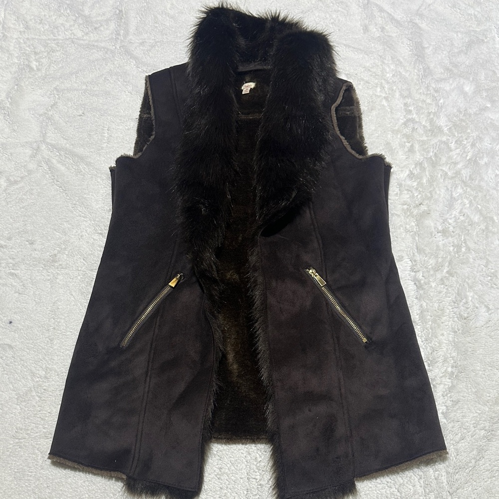 Reba | size medium | faux fur vest
